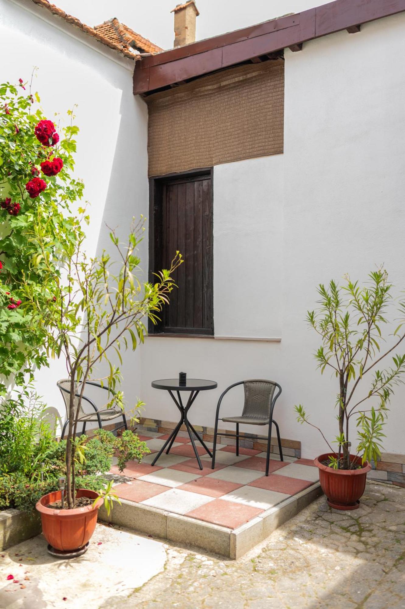 Fun House - Comfortable Stay With Garden And Near Parking Brasov Luaran gambar